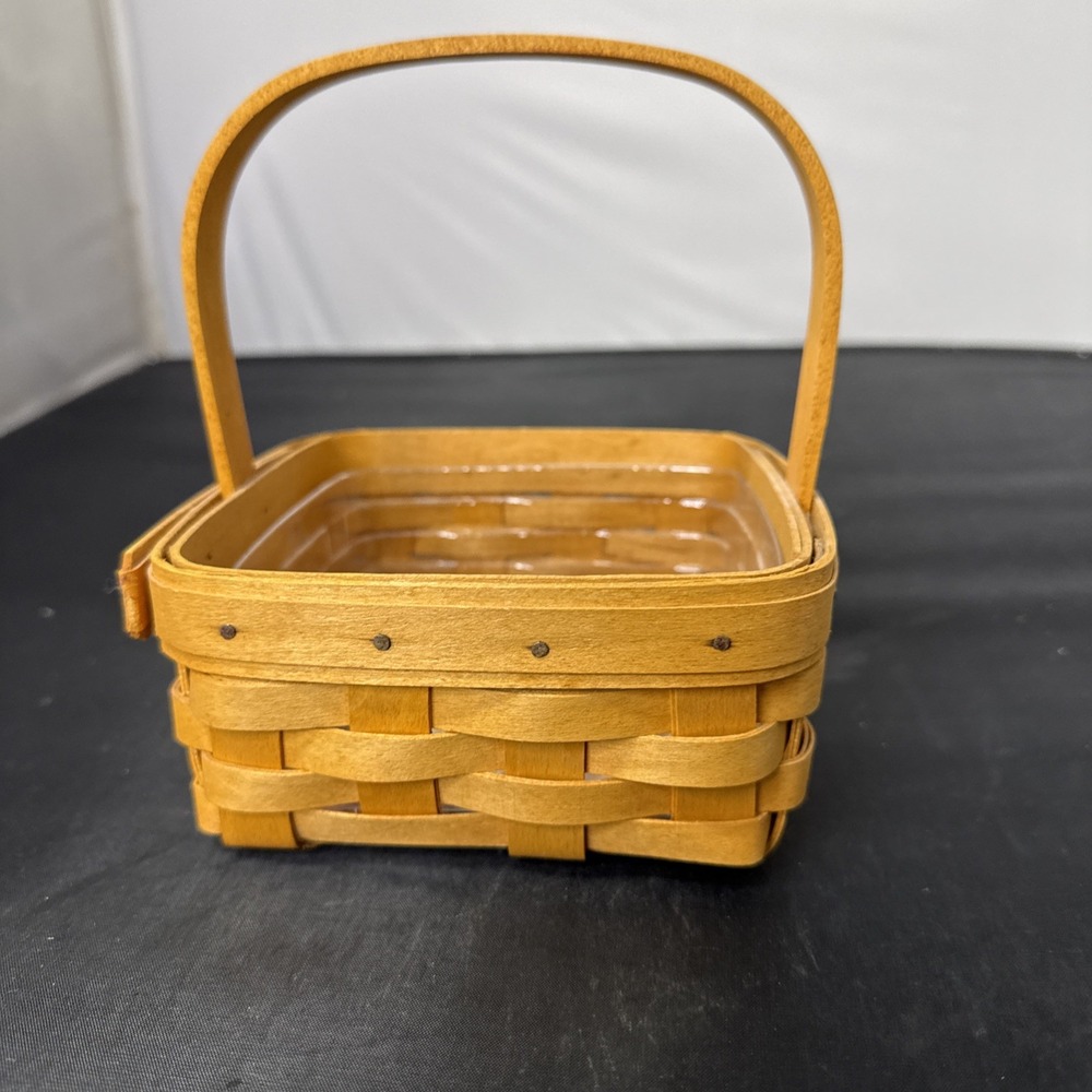 longberger small square 2001 with handle and plastic liner 5.5" wx6" high